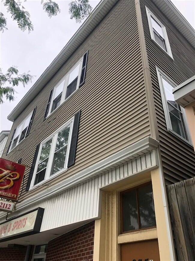 Building Photo - 235A Highland Ave