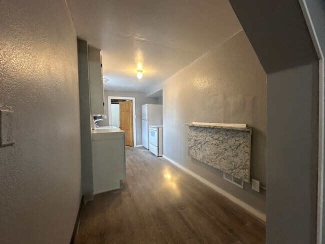 Building Photo - N10th332