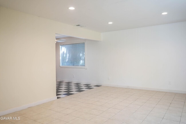 Building Photo - 3063 Randolph St