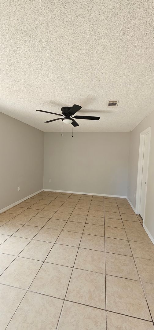 Building Photo - NEWLY REMODELED!  2 BED / 1 BATH / 1 CAR G...