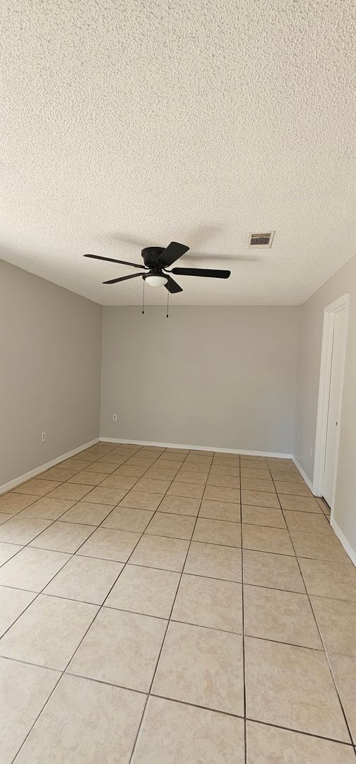 Building Photo - NEWLY REMODELED!  2 BED / 1 BATH / 1 CAR GARAGE (CASSELBERRY)