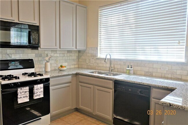 Building Photo - 8518 Cahill Dr