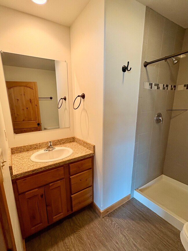 Building Photo - 6963 Green Meadow Dr