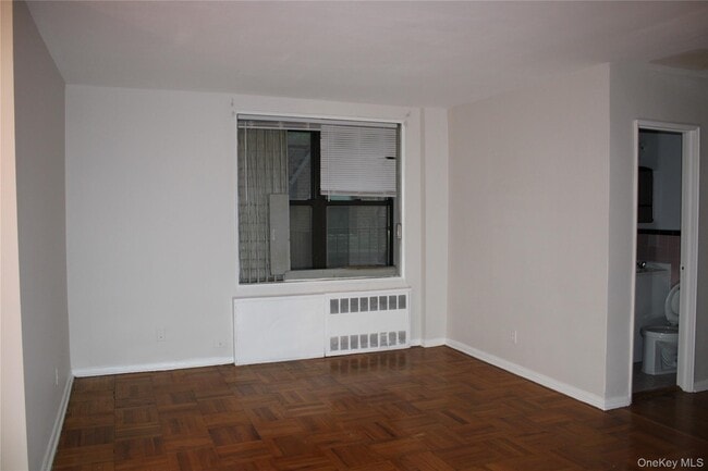 Building Photo - 277 Bronx River Rd