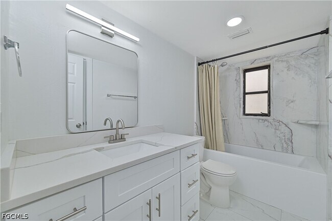 Building Photo - 17337 Phlox Dr