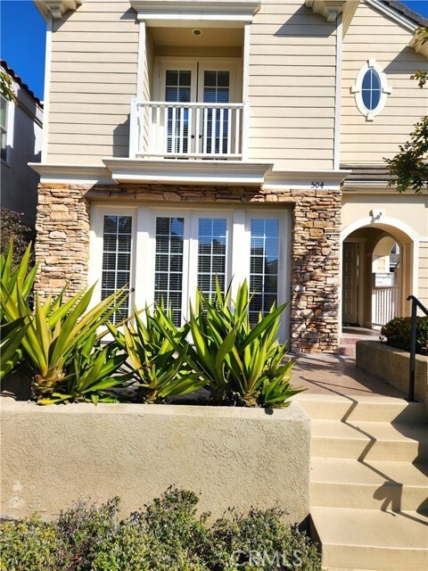 Building Photo - 504 Dahlia Ave