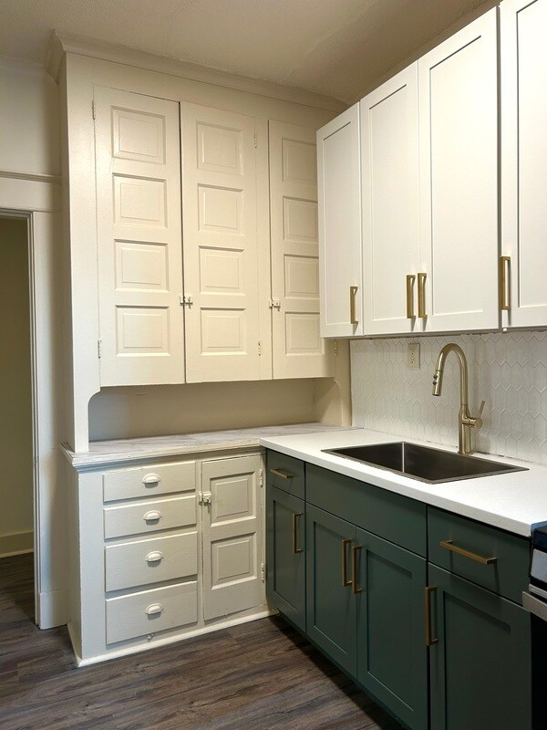 Building Photo - 2750 Broadway Ave