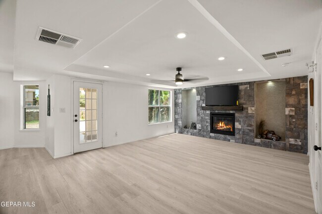 Building Photo - 3209 Tierra Ave Pl