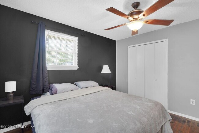 Building Photo - 648 W Oliver St