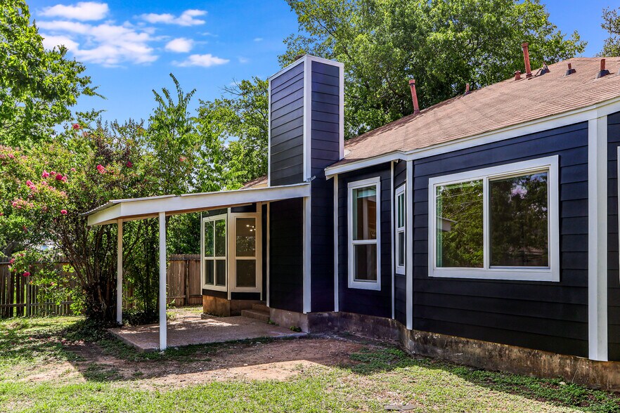 Building Photo - 16364 Edgemere Dr