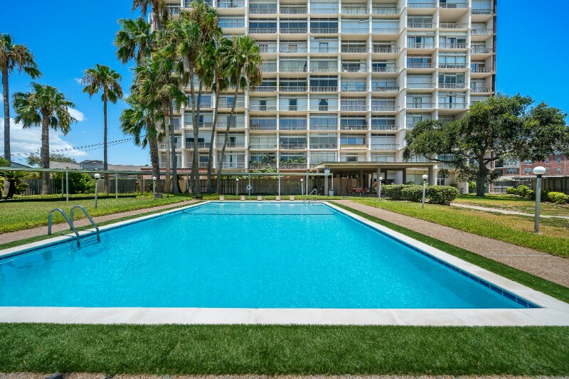 Building Photo - 4600 Ocean Dr