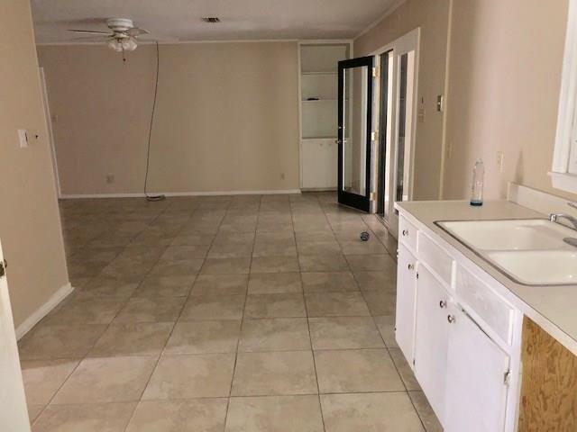 Building Photo - 6225 Parkwood Dr