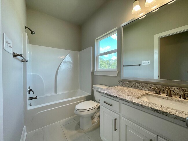 Building Photo - 22846 Balsam Dr
