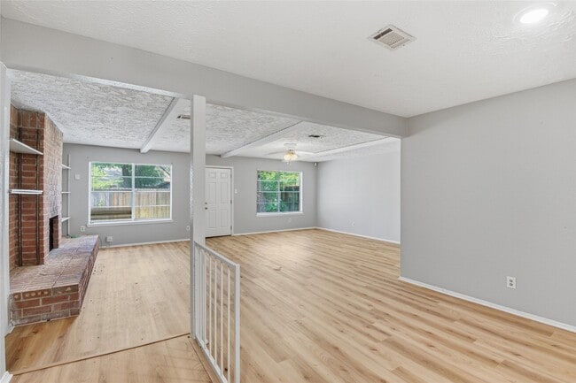 Building Photo - 6015 Knotty Post Ln