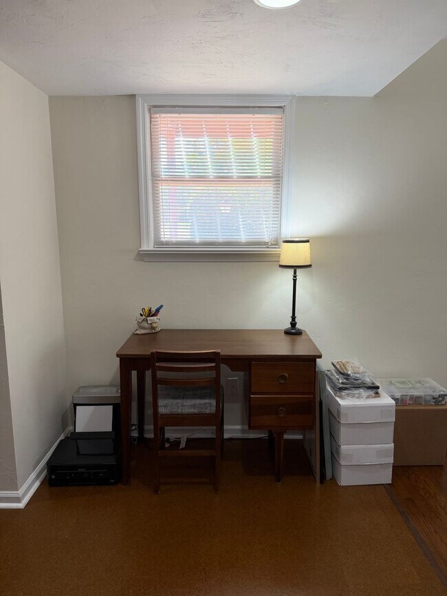 Building Photo - Large Studio Condo Downtown Walking Distance to the Florida State Capitol