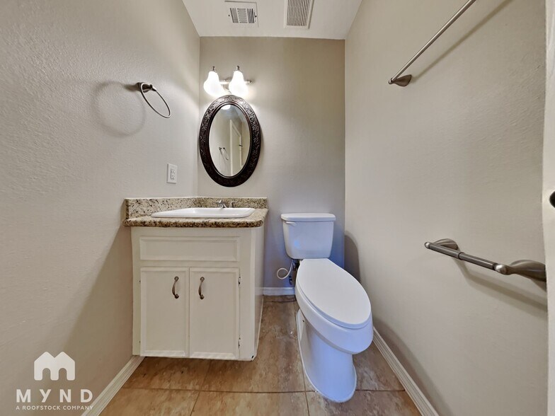 Building Photo - 102 Summer Crest Cir