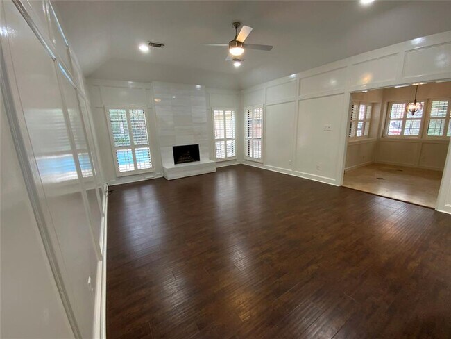 Building Photo - 14 Cascade Springs Pl