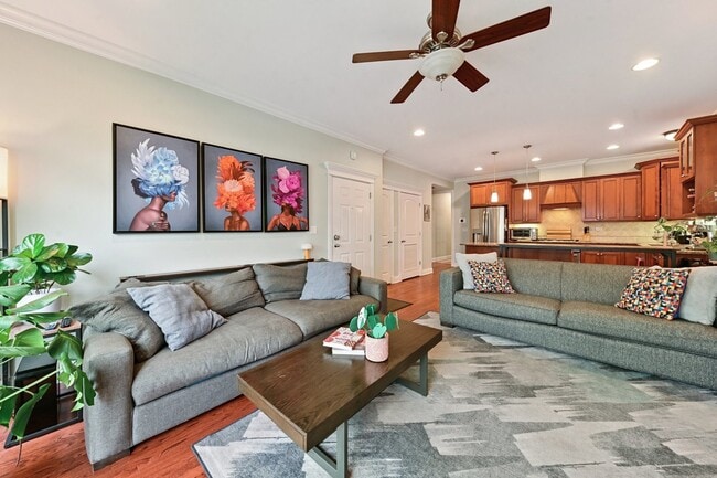 Building Photo - 4853 N Winthrop Ave