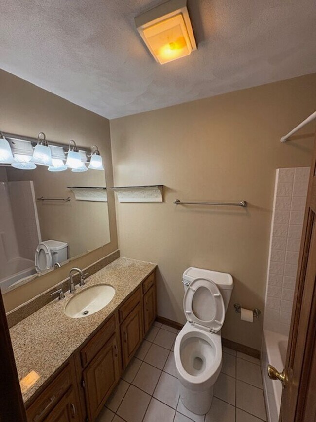 Building Photo - Beautiful Home in Peoria just off of Unive...