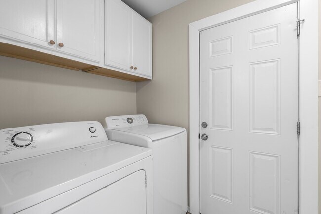 Building Photo - 304 Old Course Dr