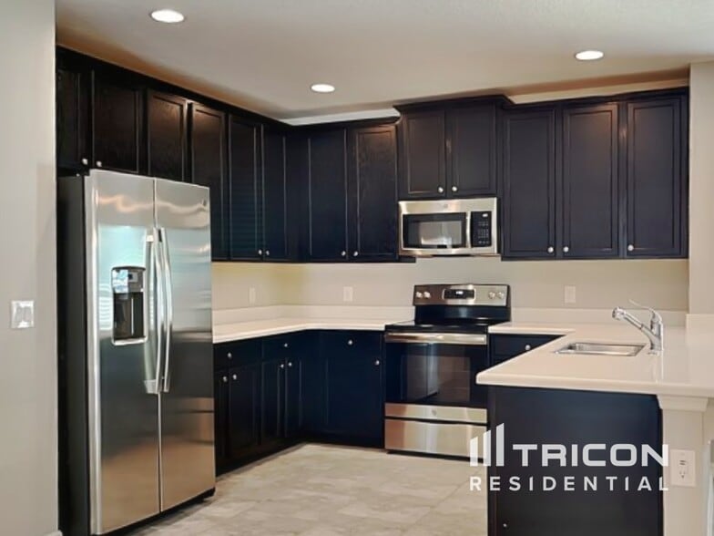 Building Photo - 34633 Salerno Cir