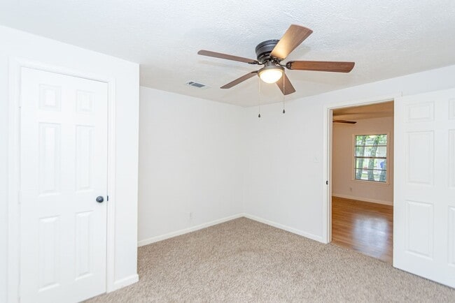 Building Photo - 2425 Fayle St