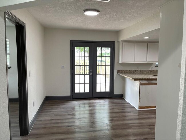 Building Photo - 3014 Meldrum Rd
