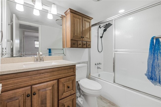 Building Photo - 711 S Hollybrook Dr