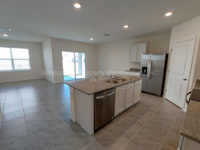 Building Photo - 32618 Canyonlands Dr