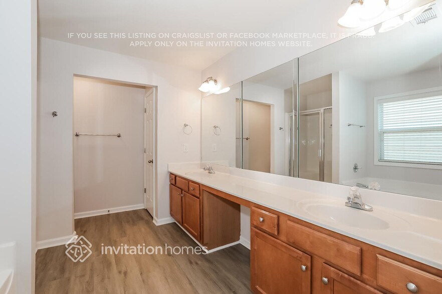 Building Photo - 2623 Winslow Ridge Dr NE