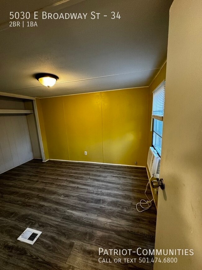 Building Photo - 5030 E Broadway St