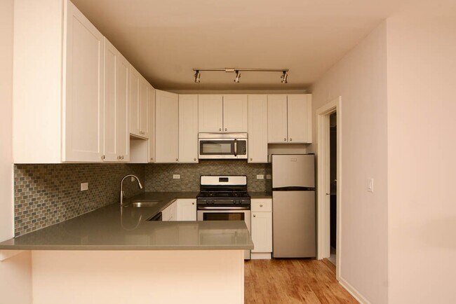 Building Photo - 2839 W Palmer St