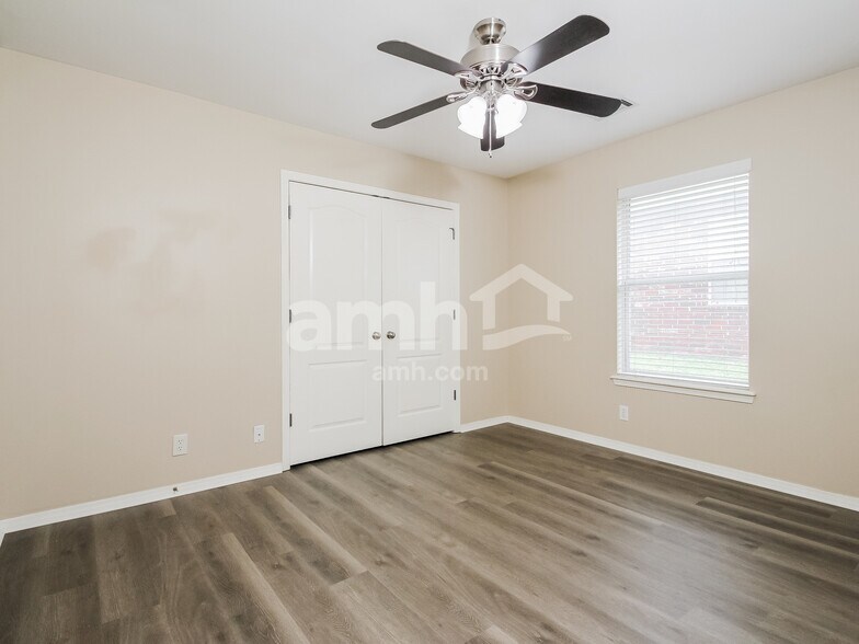 Building Photo - 9830 East 119th Pl S