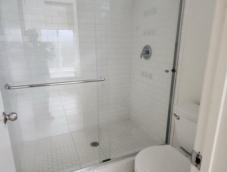 Building Photo - 2353 Littleton Cir