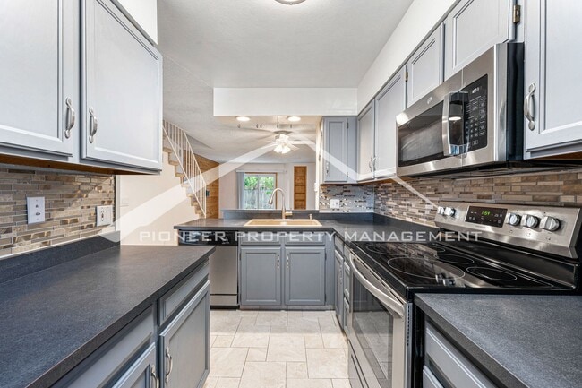 Building Photo - 9742 W Cornell Pl