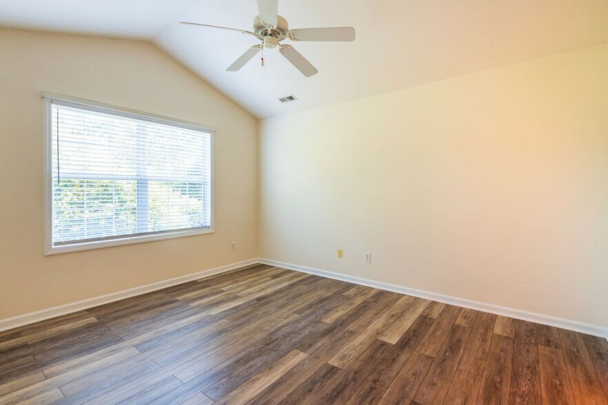 Building Photo - 1122 Chenille Dr