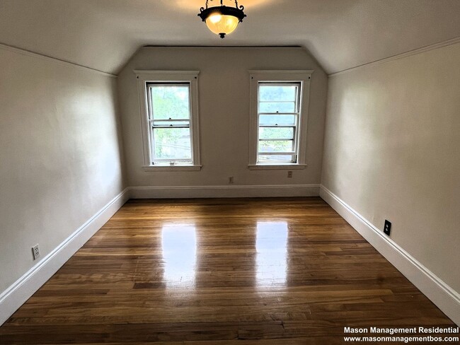 Building Photo - Rustic Apartment w. Fireplace, Fire Pit Ar...