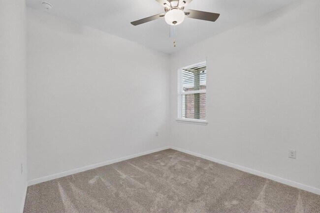 Building Photo - 1204 Purple Martin Dr