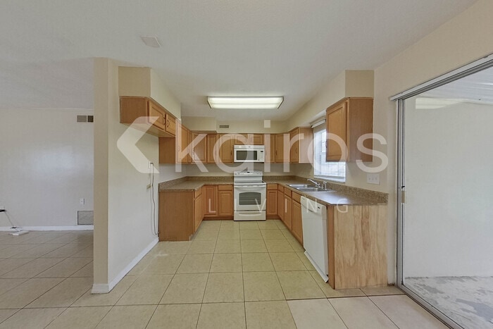 Building Photo - 2441 Healy Dr
