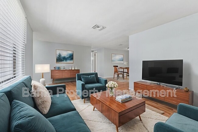 Building Photo - 9425 Palm Ave