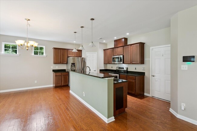 Building Photo - Hampton Home for Rent (3 bed/2.5 bath)