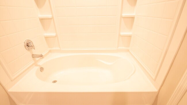 Building Photo - 5388 Greenridge Ln