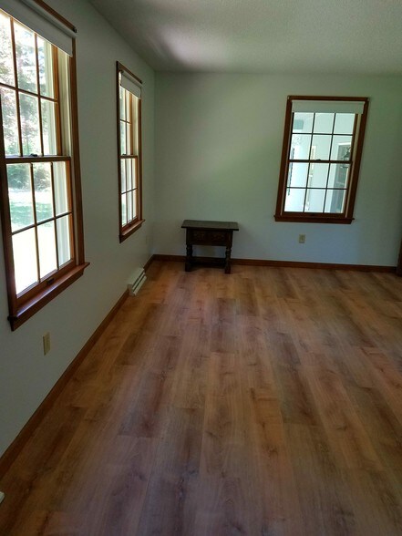Living room - 373 Meadow Rd