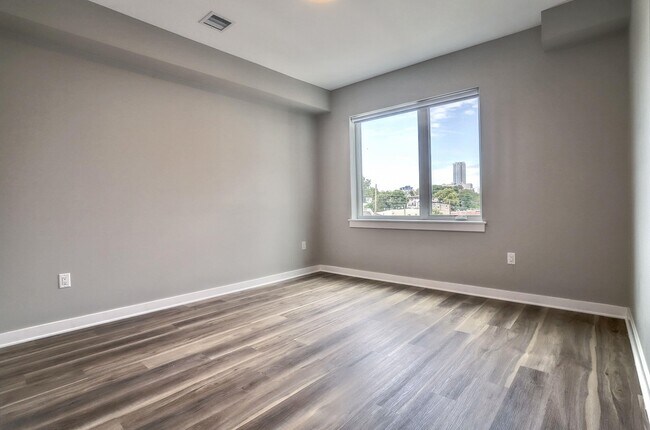 Building Photo - 475 Communipaw Ave
