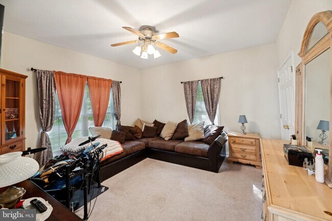 Building Photo - 14715 Jennifer Ct