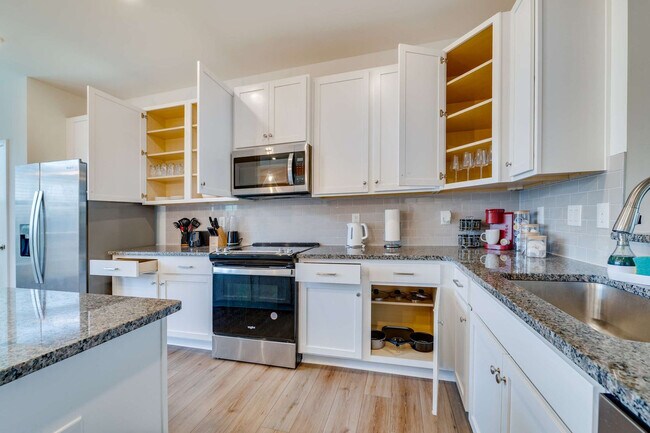 Building Photo - 4118 Bunker Dr