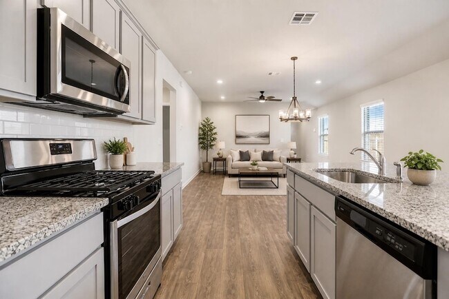Building Photo - 216 Strand Ln