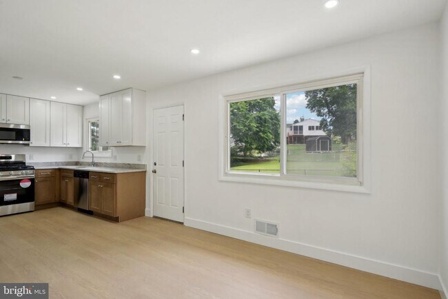 Building Photo - 1814 Ironton Dr