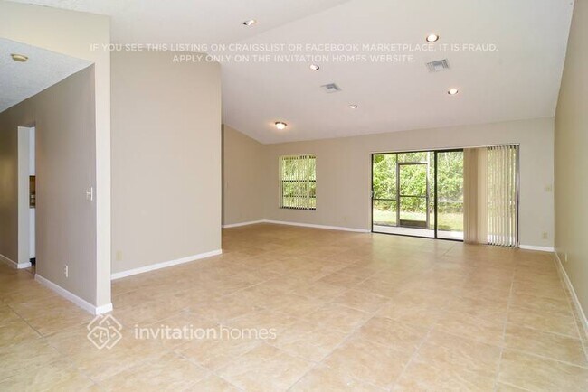 Building Photo - 5215 NW 51st Ct