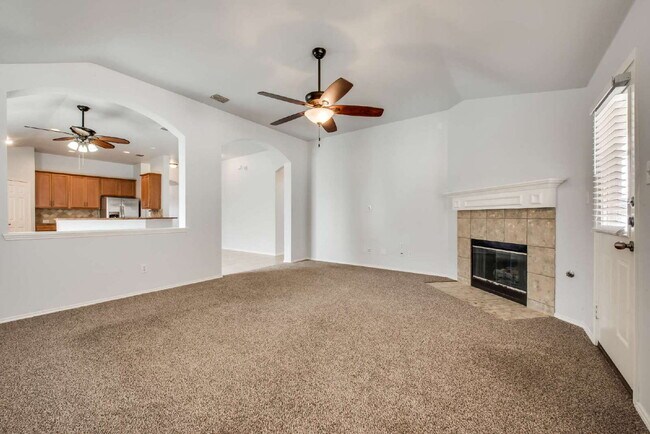 Building Photo - Gorgeous 3 Bed, 2 full bath gem located in the heart of the sought-after Chadwick Farms